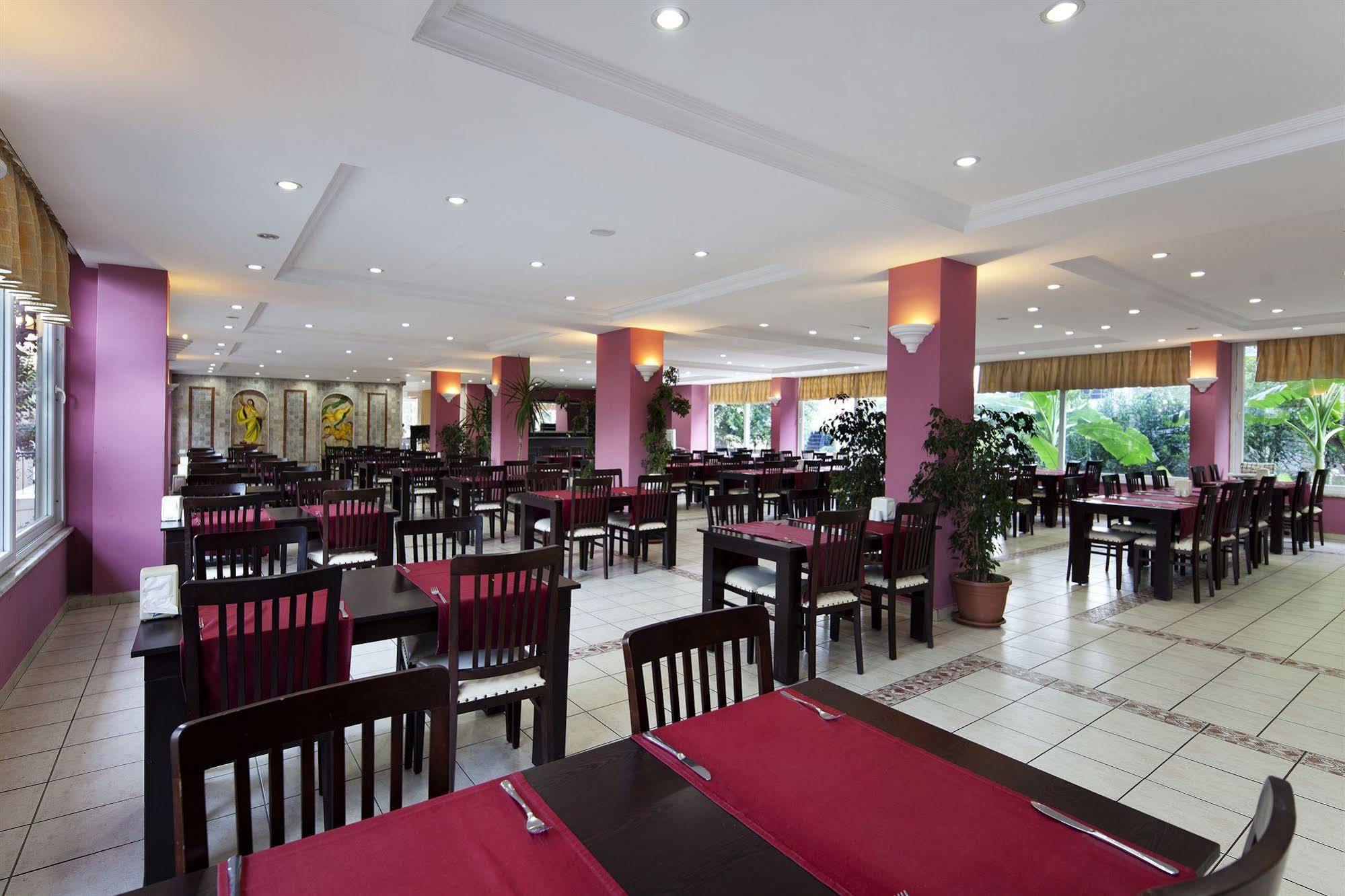 Larissa Garden Hotel Kemer Bagian luar foto